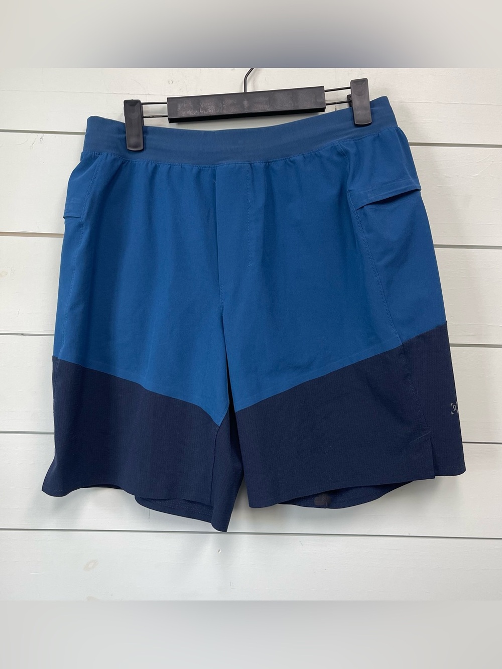 Lululemon namaste at the beach hybrid shorts blue men's size medium